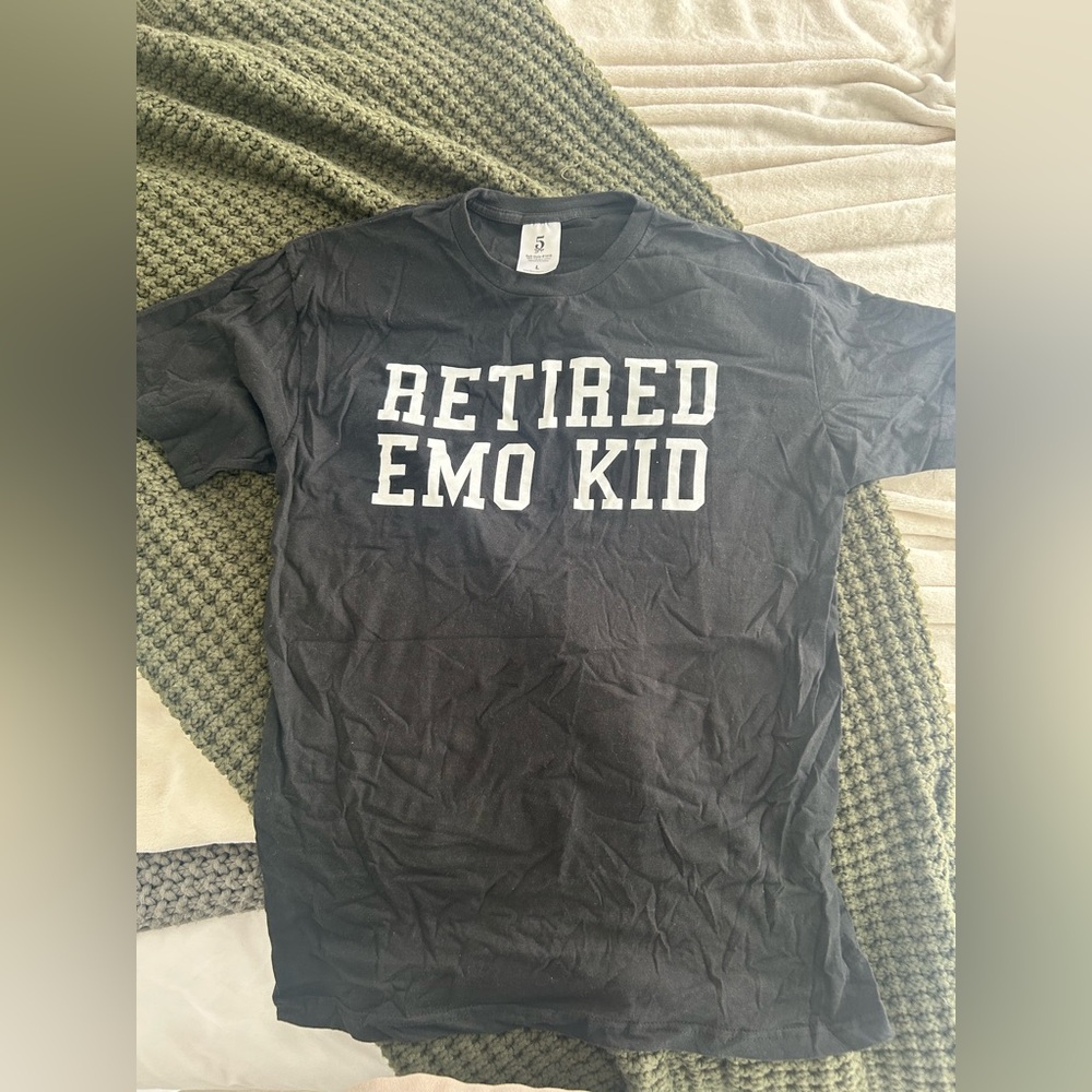 RETIRED EMO KID T-SHIRT | SIZE LARGE